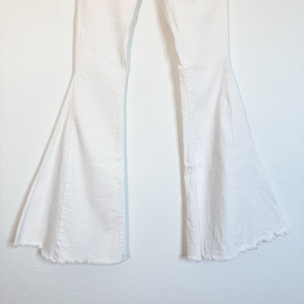 Altar'd State Mid Rise Flare Bell Bottom White Stretchy Jeans Size Small - Picture 3 of 10